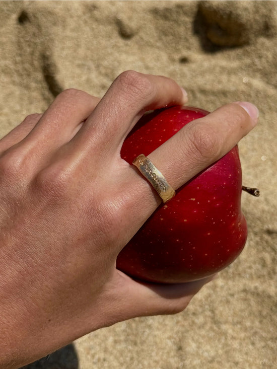 Un Taconeo Gold Ring